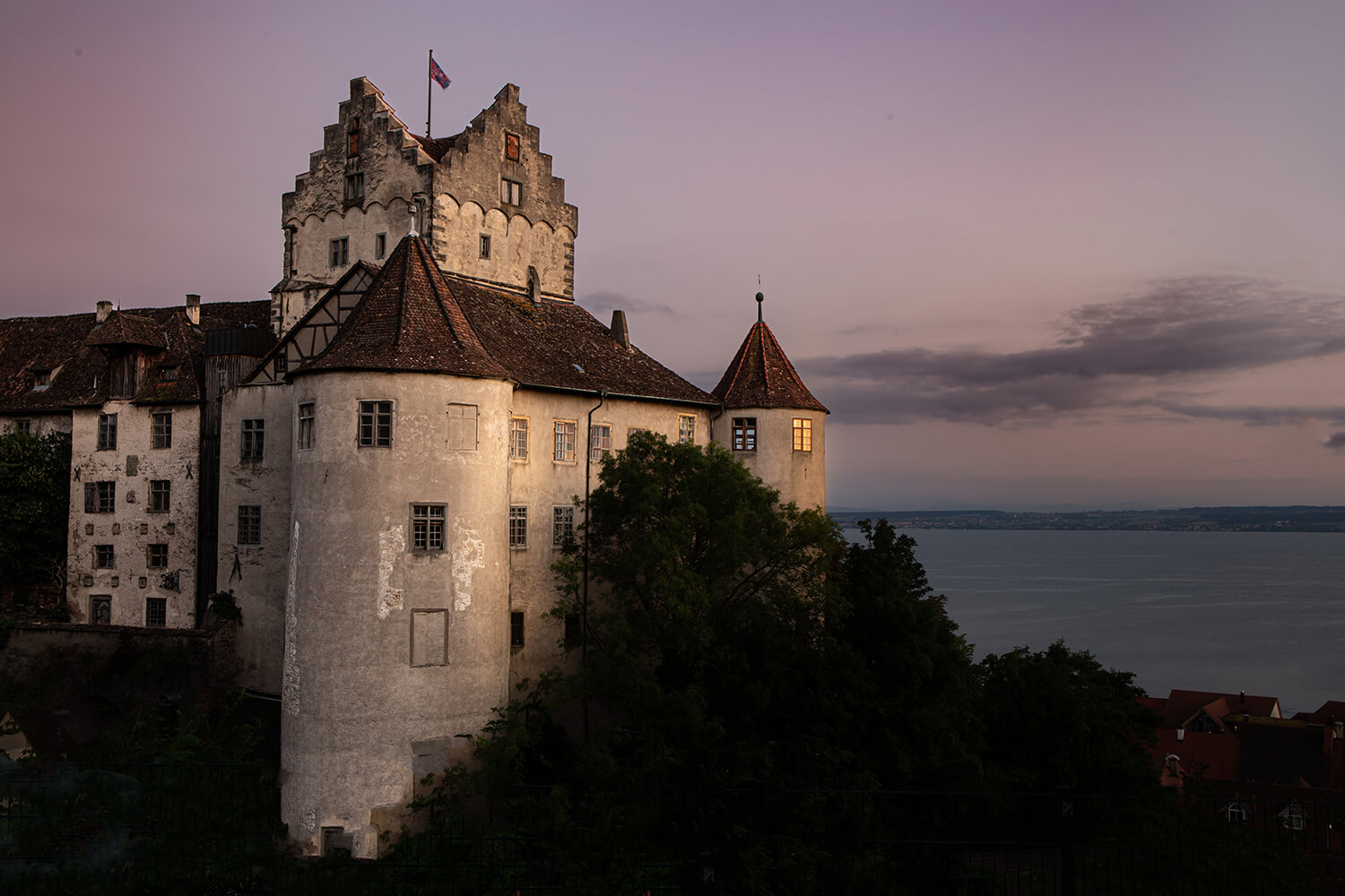 Die älteste bewohnte Burg Deutschlands: Die Alte Burg in Meersburg